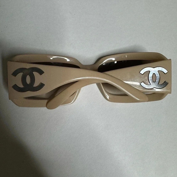 Chanel Authentic Mother of Pearl Sunglasses - Picture 5 of 11